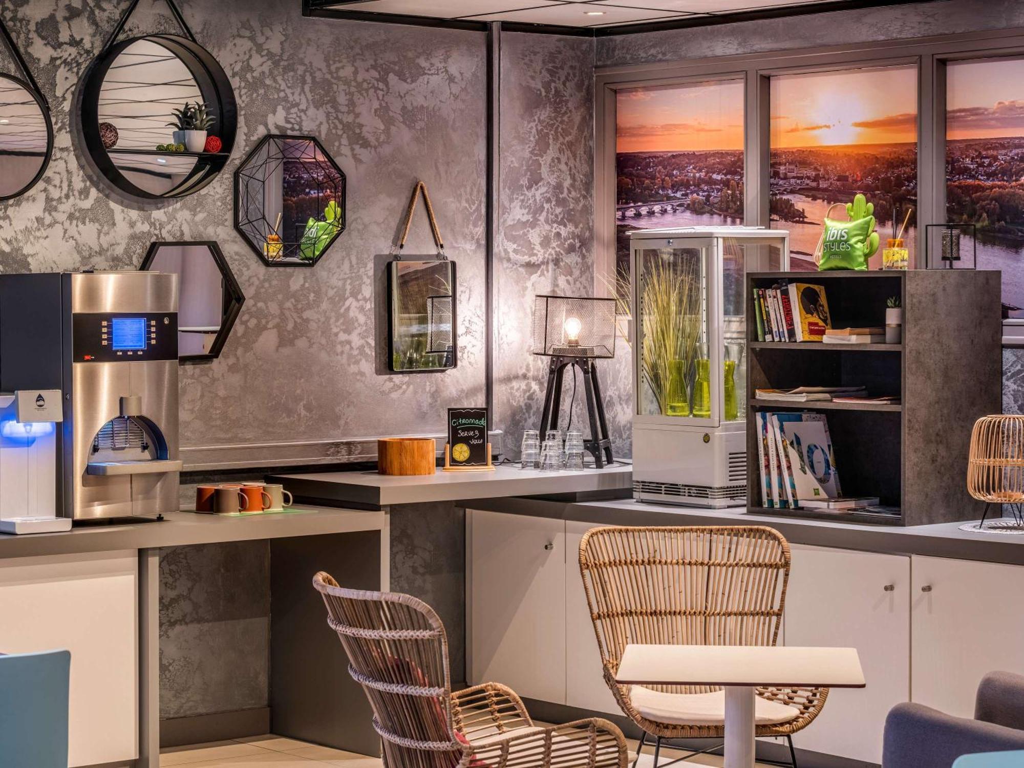 Ibis Styles Blois Centre Gare Hotel Exterior photo